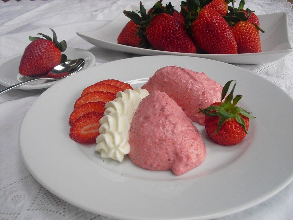 Erdbeer - Joghurt - Mousse von SHanai| Chefkoch