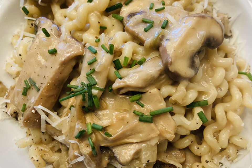 Spaghetti mit Steinpilz-Champignon-Sahnesauce