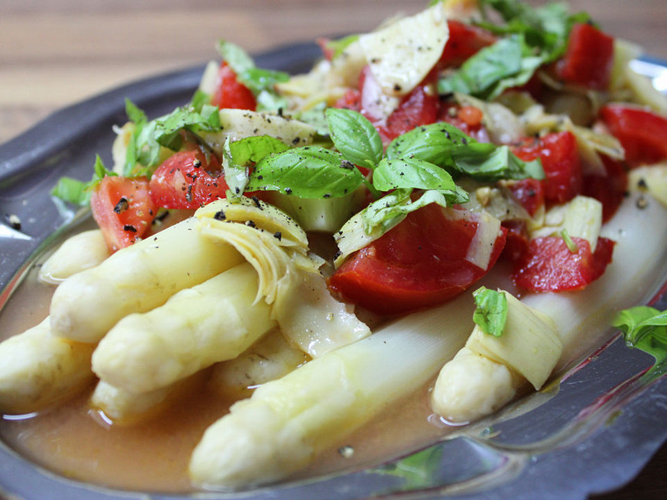 Spargelsalat mit Artischocken-Tomaten-Dressing von McMoe| Chefkoch