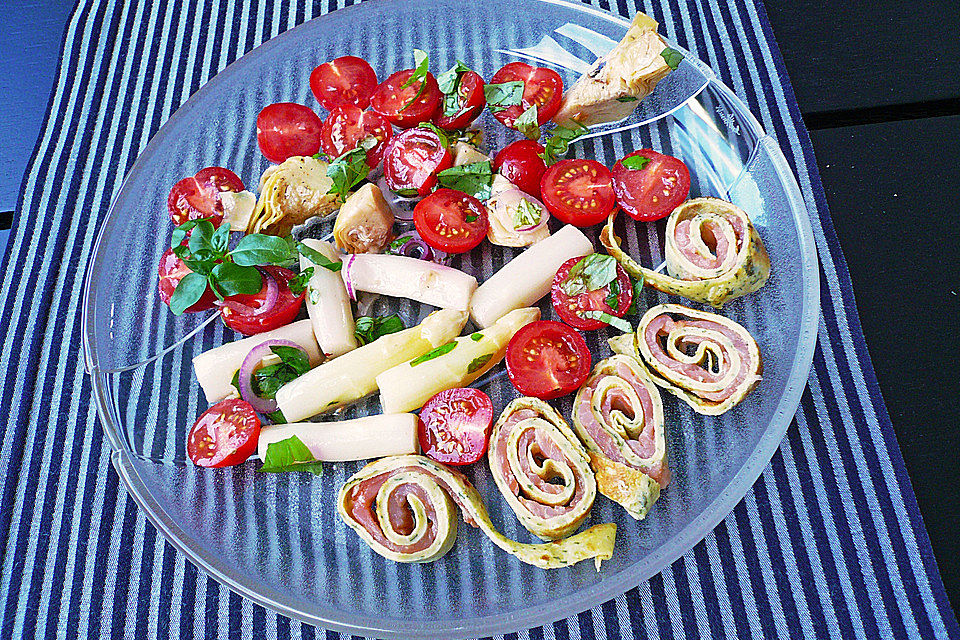 Spargelsalat mit Artischocken-Tomaten-Dressing