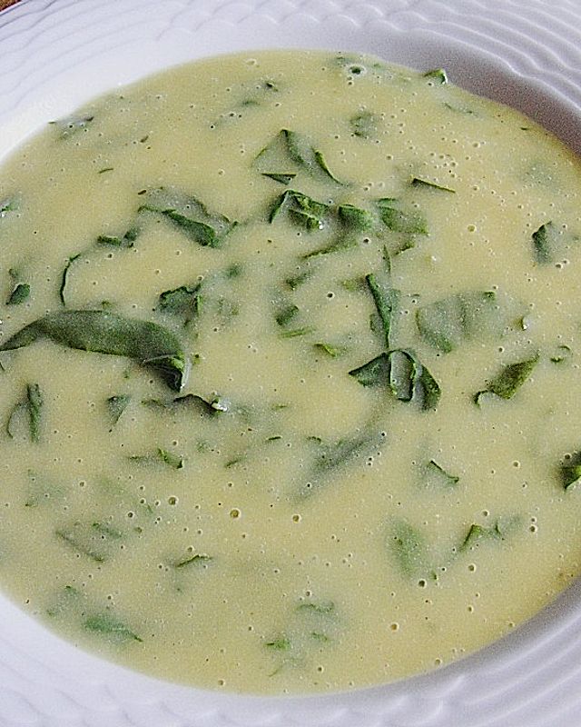 Kartoffelsuppe mit Blattspinat, eine herrlich cremige Suppe