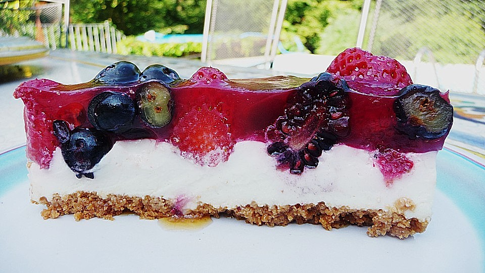 Rhabarber - Erdbeertorte auf Keksboden von Corela1