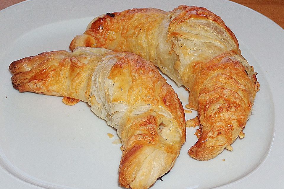 Blätterteigschnecken mit Bärlauch Blätterteigschnecken mit Bärlauch