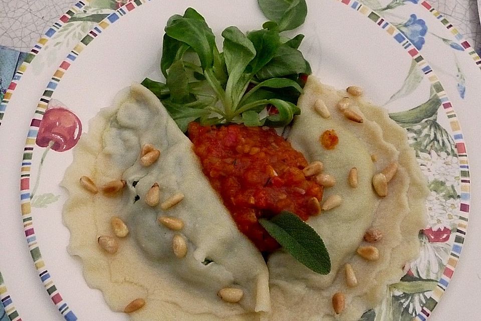 Ravioli mit Bärlauch - Spinat - Ricotta - Schinken Füllung