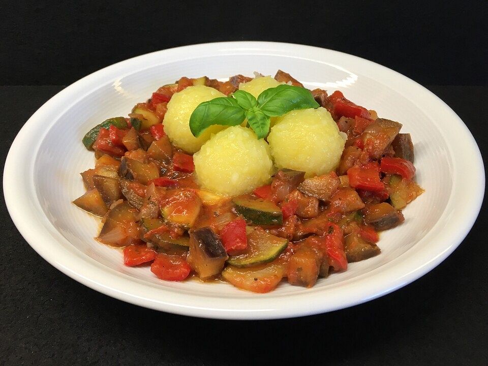 Knödel - Ratatouille von xHoneyCakex| Chefkoch