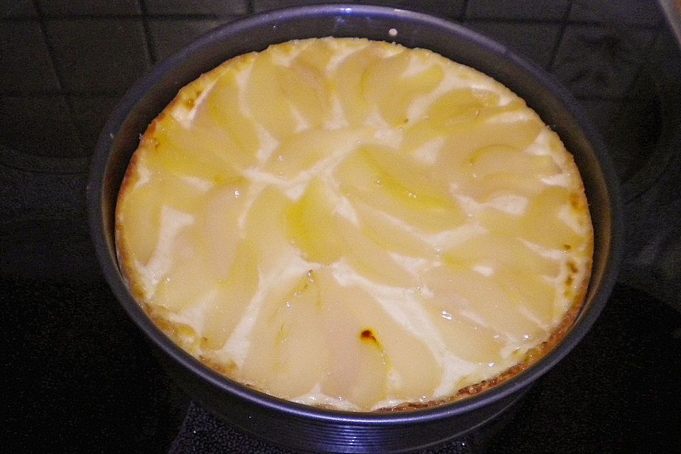 Schmandtorte mit Birnen