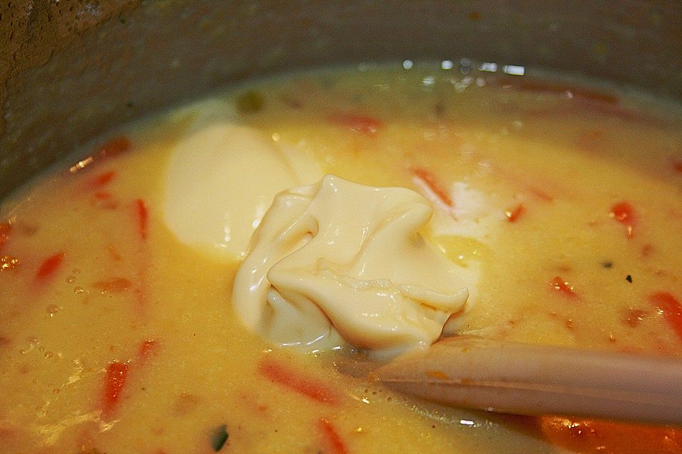 Tortelloni in Käsesahnesoße