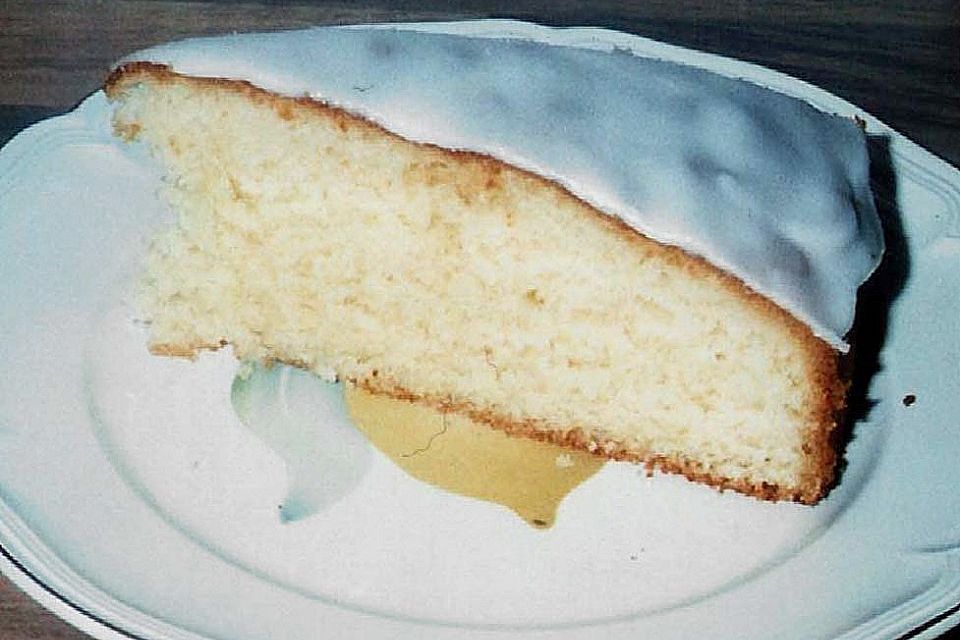 Saftiger Zitronenkuchen Saftiger Zitronenkuchen