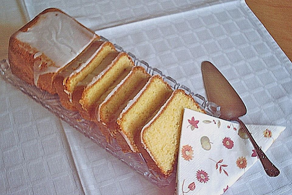 Saftiger Zitronenkuchen Saftiger Zitronenkuchen