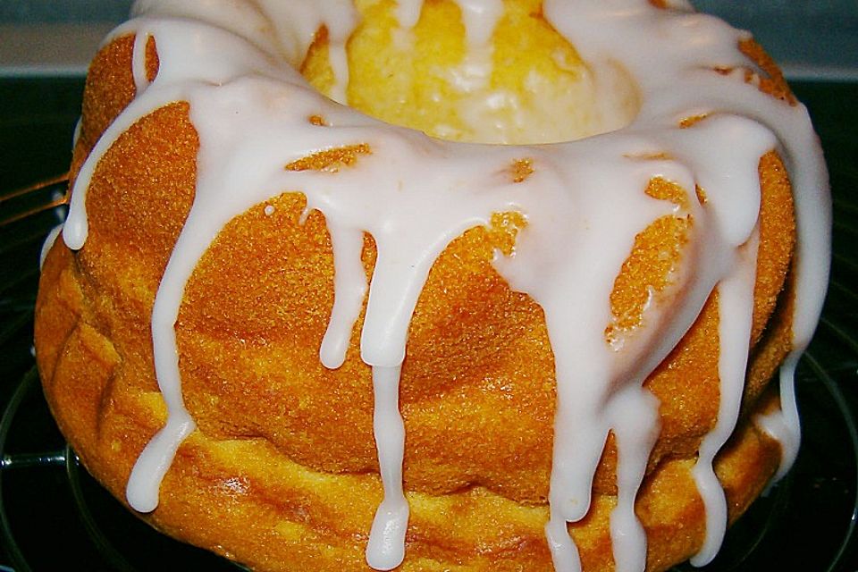 Saftiger Zitronenkuchen Saftiger Zitronenkuchen