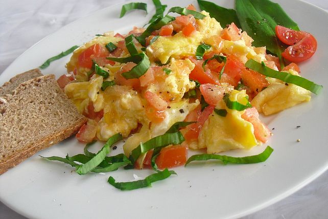 Bärlauch-Tomaten-Rührei von Merceile| Chefkoch