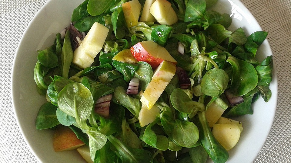 Feldsalat mit Äpfeln von kaeserea| Chefkoch