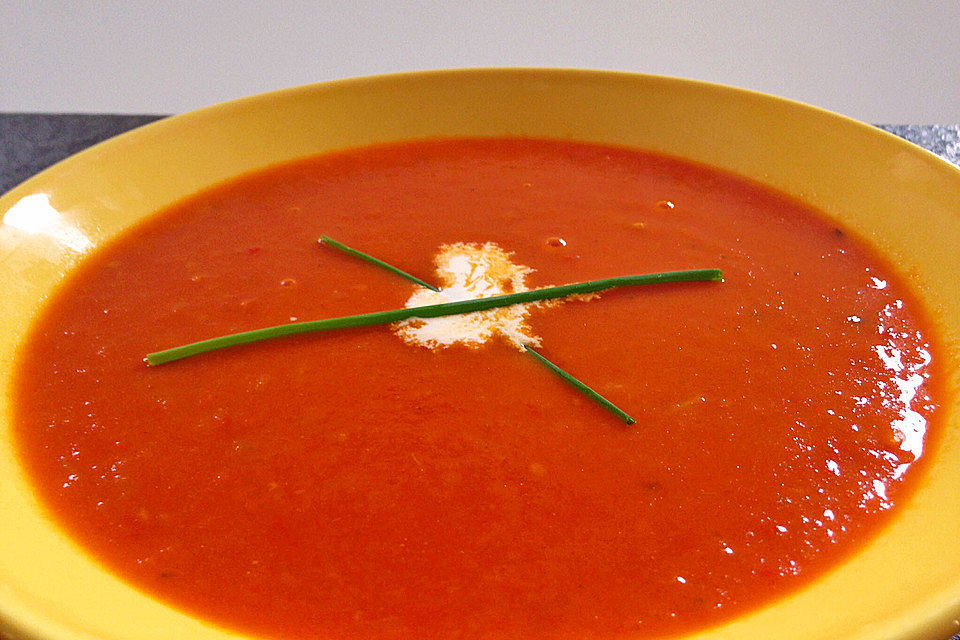 Tomaten - Ingwer - Cappuccino (mit Kartoffel - Chips)