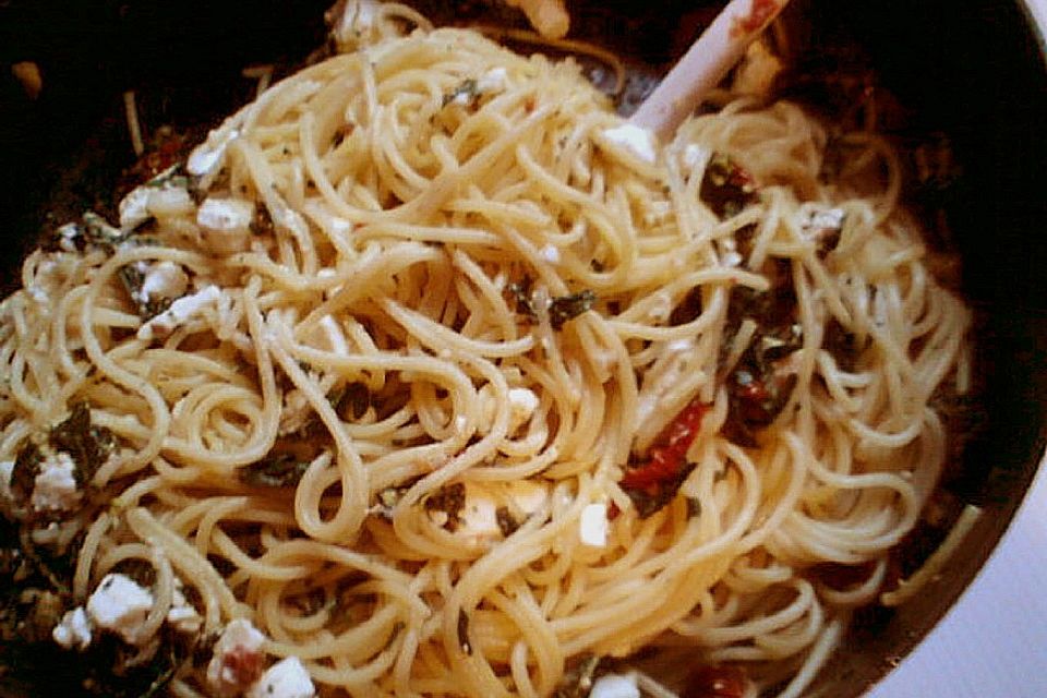 SABO - Spaghetti mit Spinat und Schafkäse