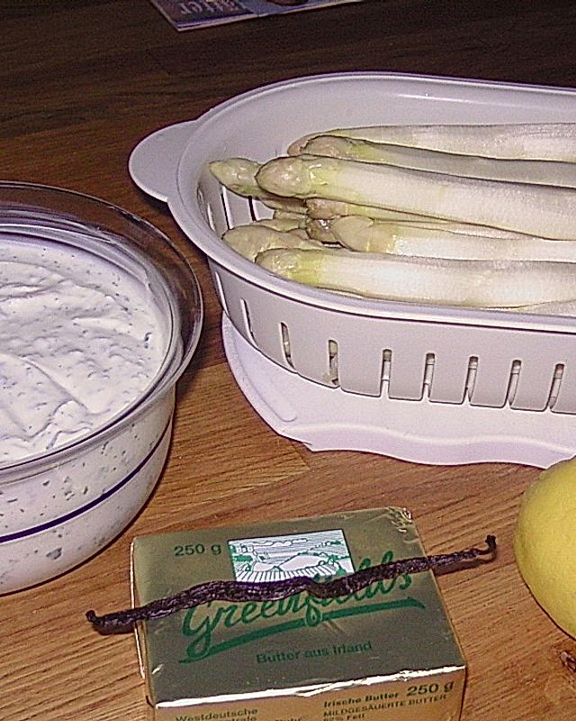 Spargel mit Vanille - Meersalz - Butter und Kräutercreme