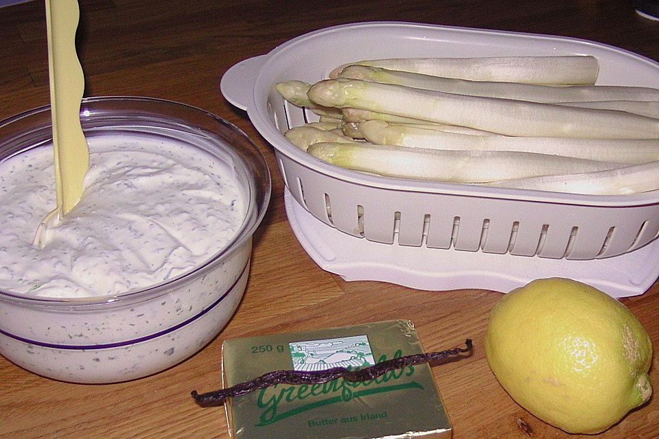 Spargel mit Vanille - Meersalz - Butter und Kräutercreme