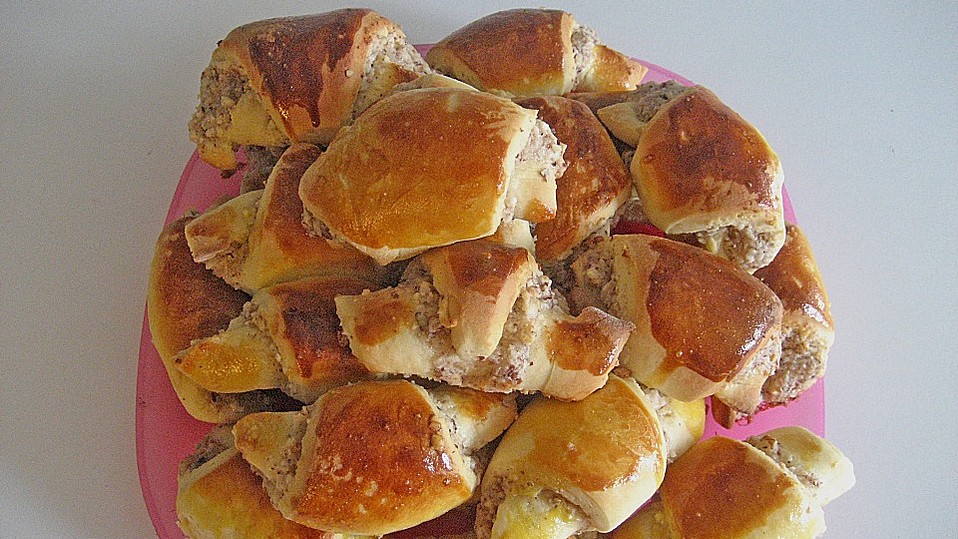 Mandel - Nuss - Hörnchen von amer81 Mandel - Nuss - Hörnchen von amer81