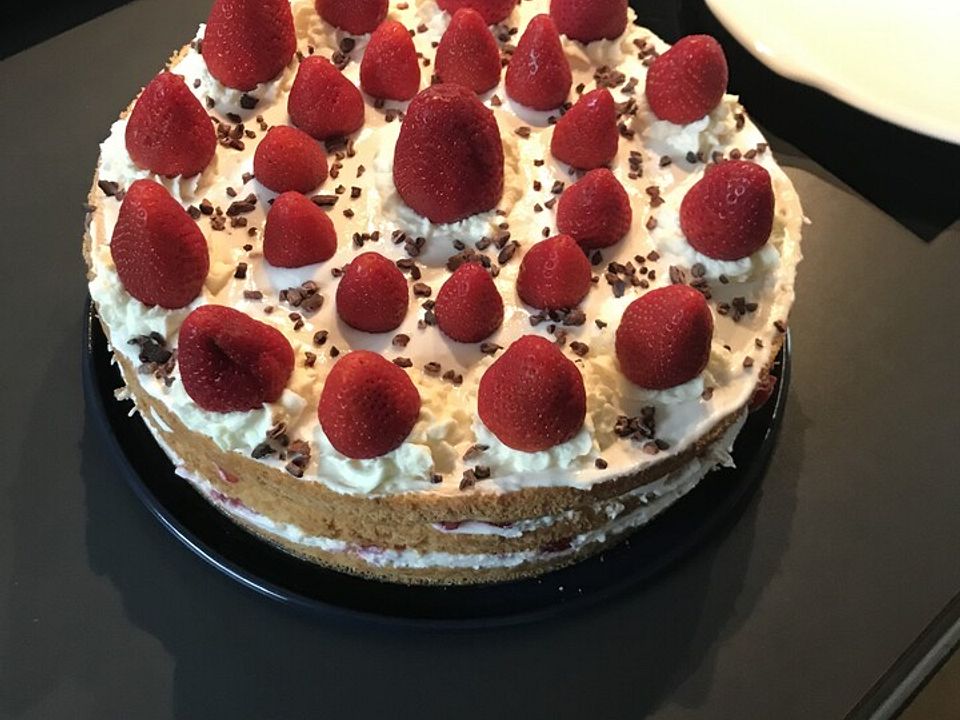 Locker - leichte Erdbeertorte von Estrella87| Chefkoch