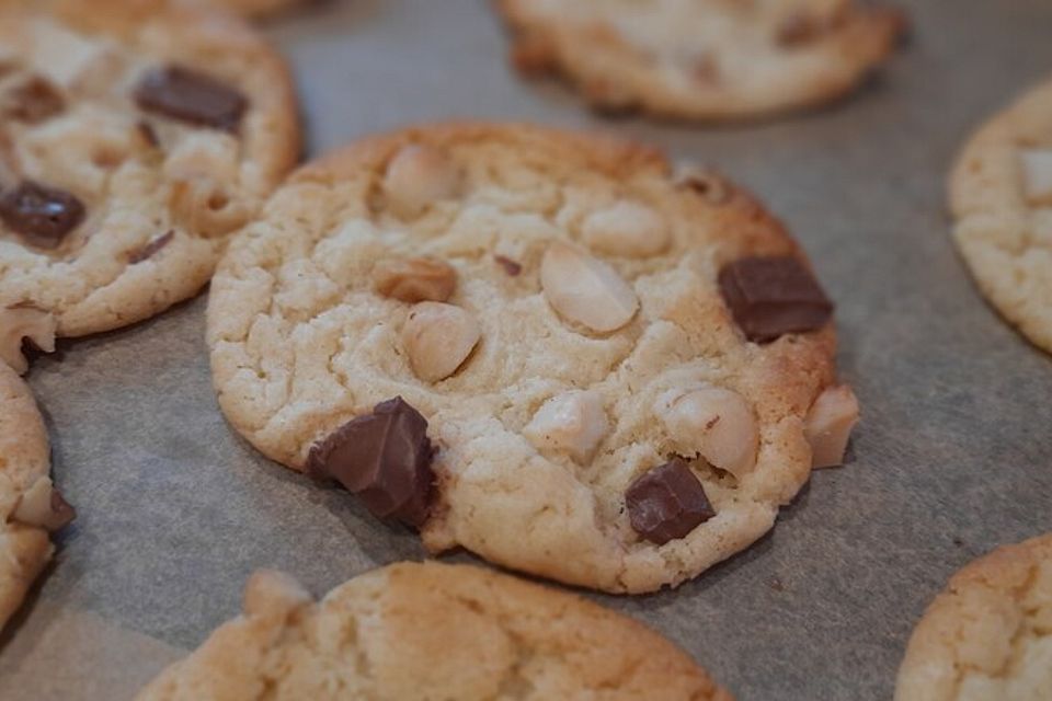 Super Chunk Cookies