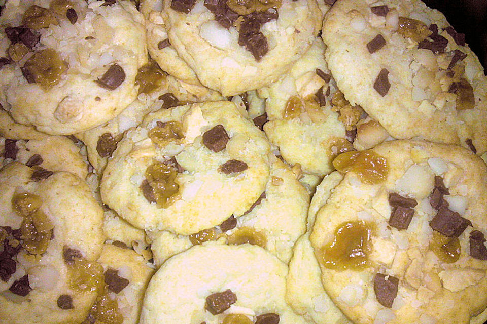 Super Chunk Cookies