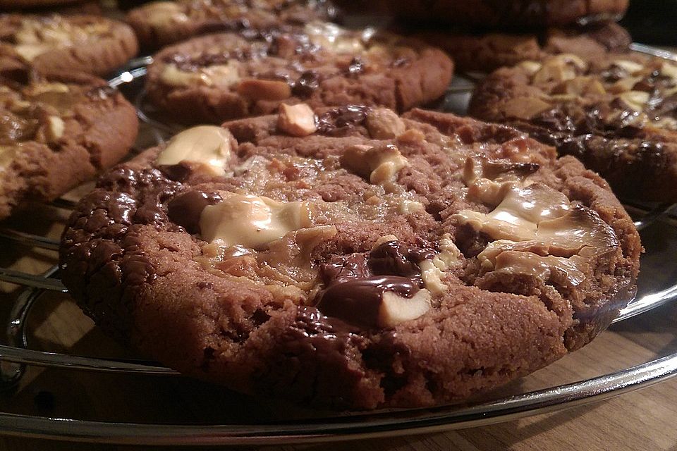 Super Chunk Cookies