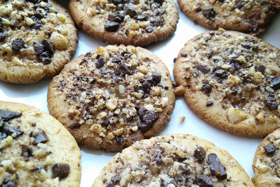 Super Chunk Cookies