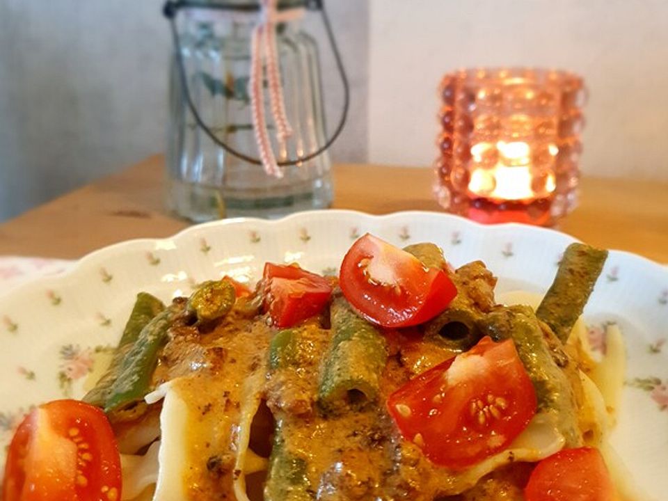 Pasta mit Kirschtomaten, grünen Bohnen und Speck von MyxinTM| Chefkoch