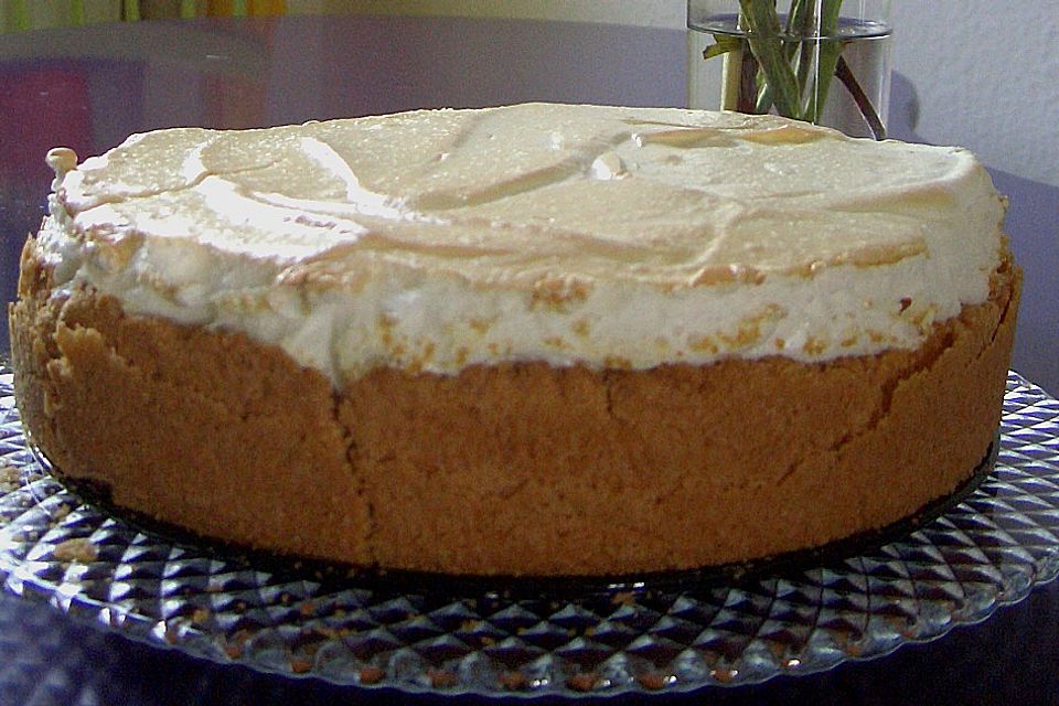 Rhabarberkuchen mit Vanillepudding und Baiser