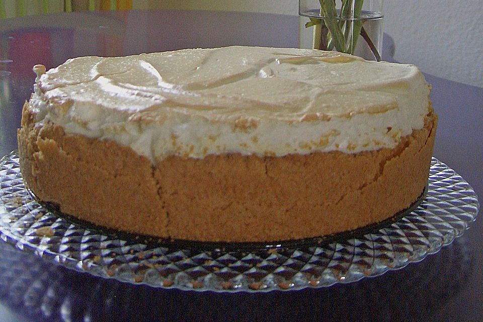 Rhabarberkuchen mit Vanillepudding und Baiser