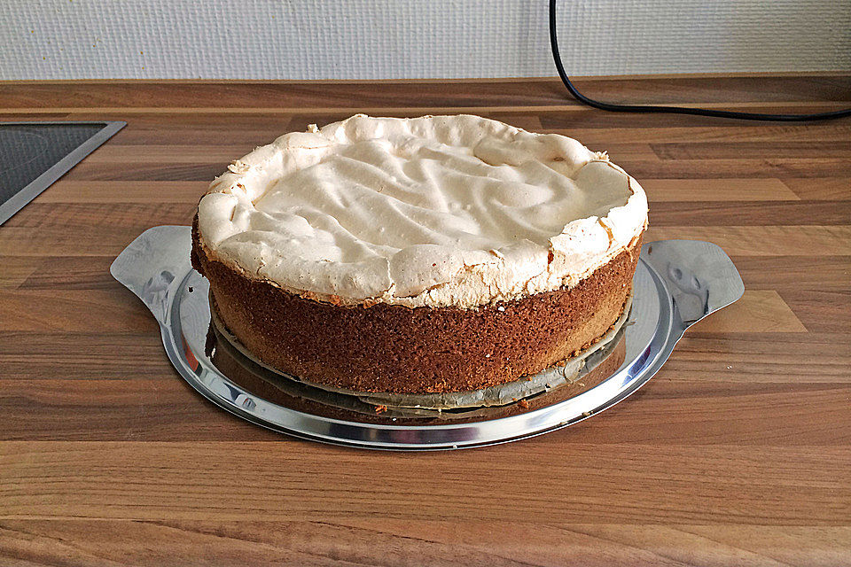 Rhabarberkuchen mit Vanillepudding und Baiser