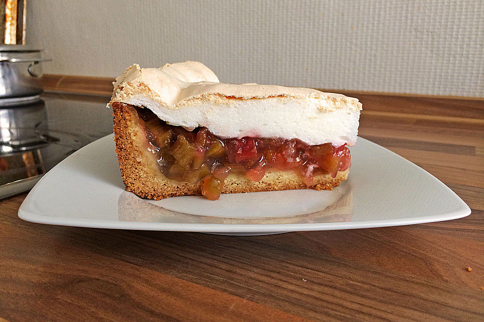 Rhabarberkuchen mit Vanillepudding und Baiser