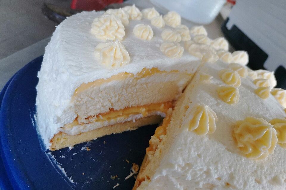 Lemon Coconut Cheesecake