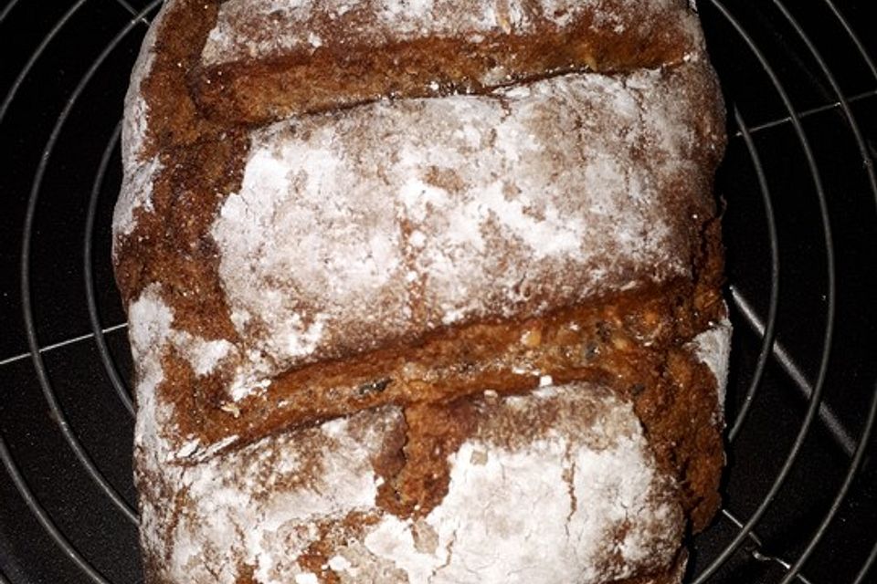 Dinkelbuttermilchbrot mit Sauerteig  a la Sissy