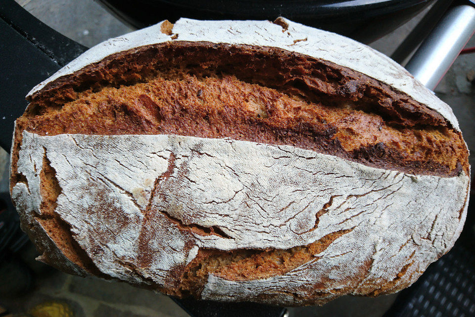 Dinkelbuttermilchbrot mit Sauerteig  a la Sissy