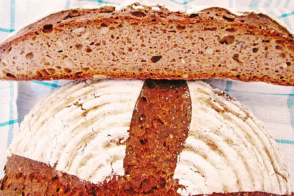 Dinkelbuttermilchbrot mit Sauerteig  a la Sissy