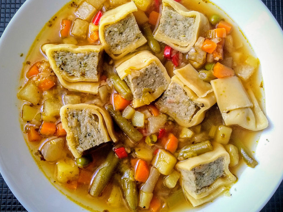 Gemüsesuppe mit Maultaschen von Ergobiene| Chefkoch