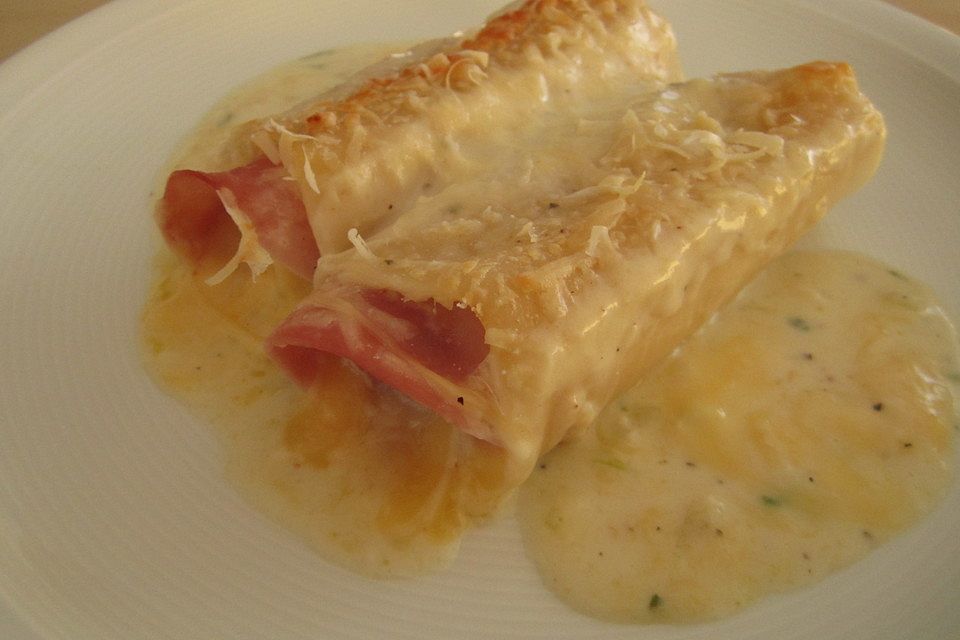 Gefüllte Cannelloni mit Schinken Käse