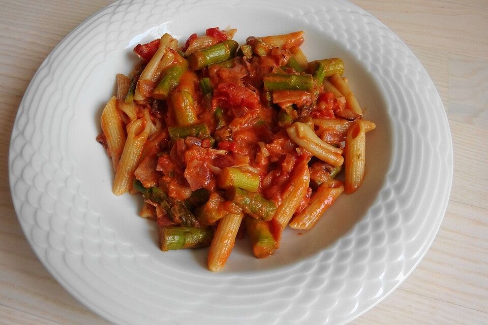 Tobis Penne mit grünem Spargel