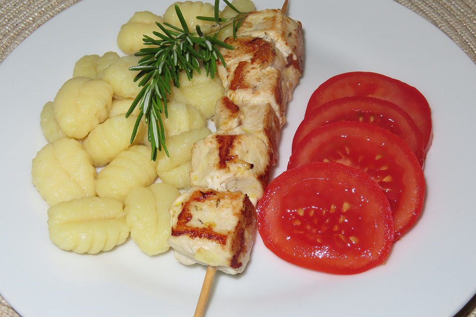 Putenspieße mit Kräutermarinade