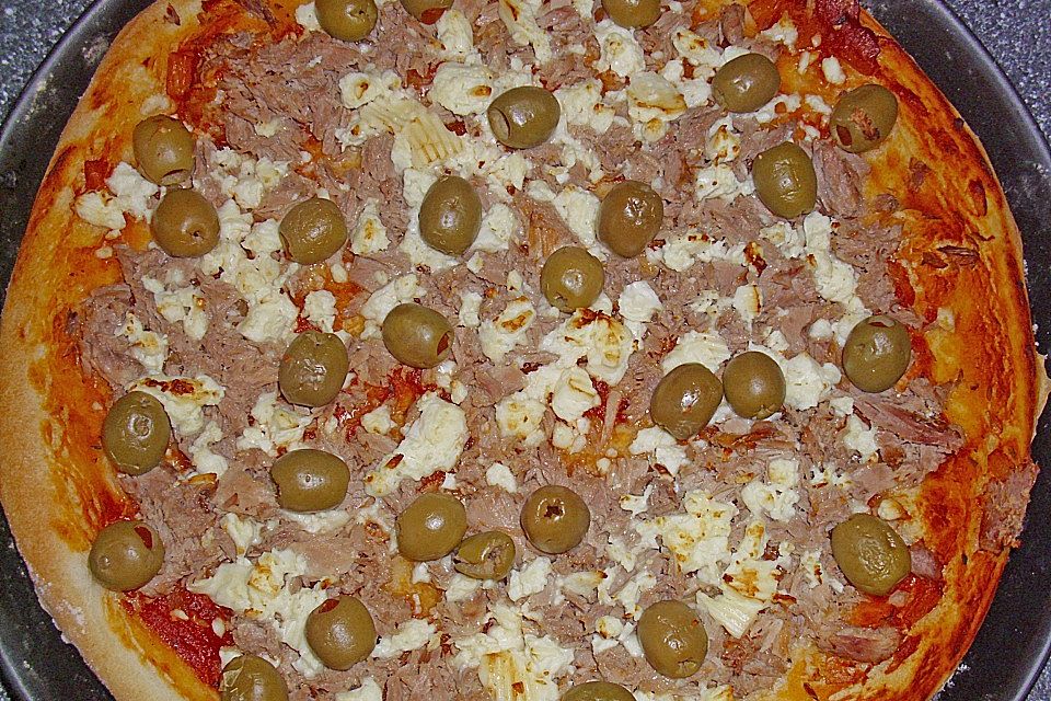 Thunfischpizza mit Schafskäse