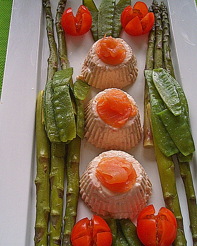 Lachsmousse mit grünem Spargel