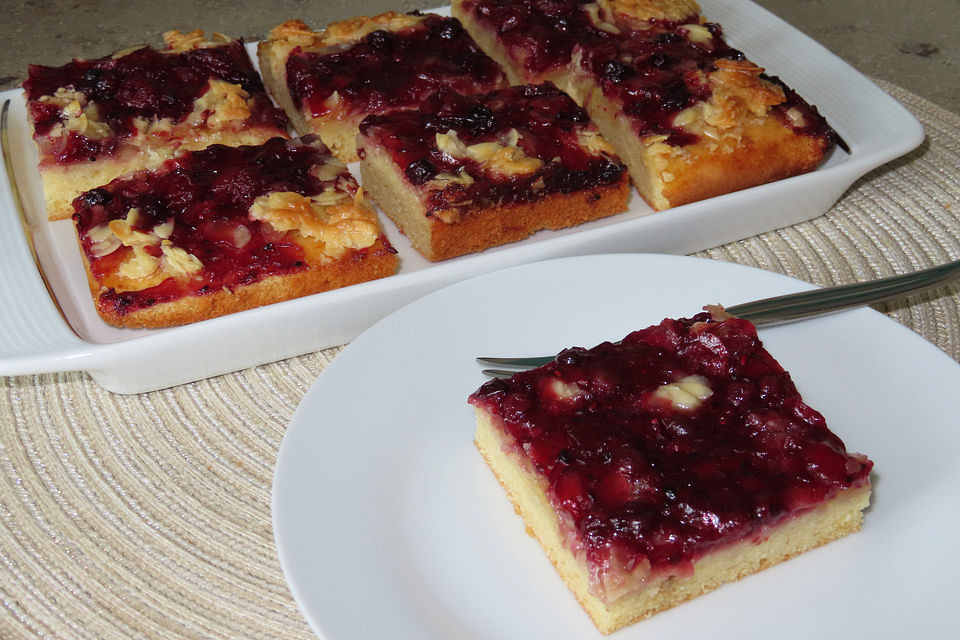 Rote Grütze - Kuchen vom Blech