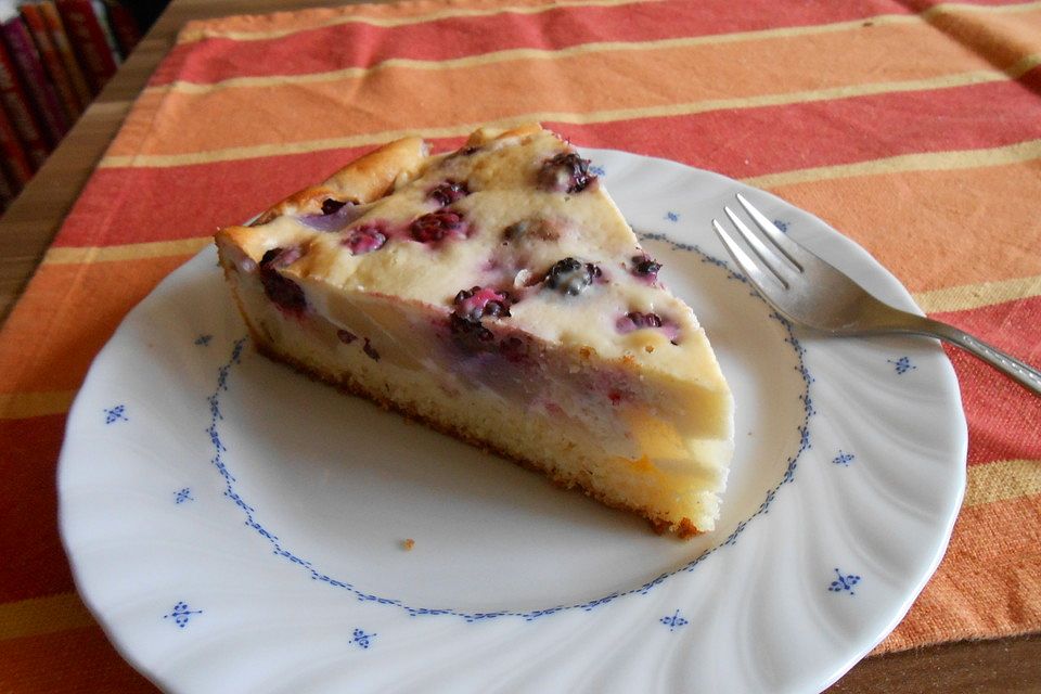 Feiner Obstkuchen mit Quarkguss