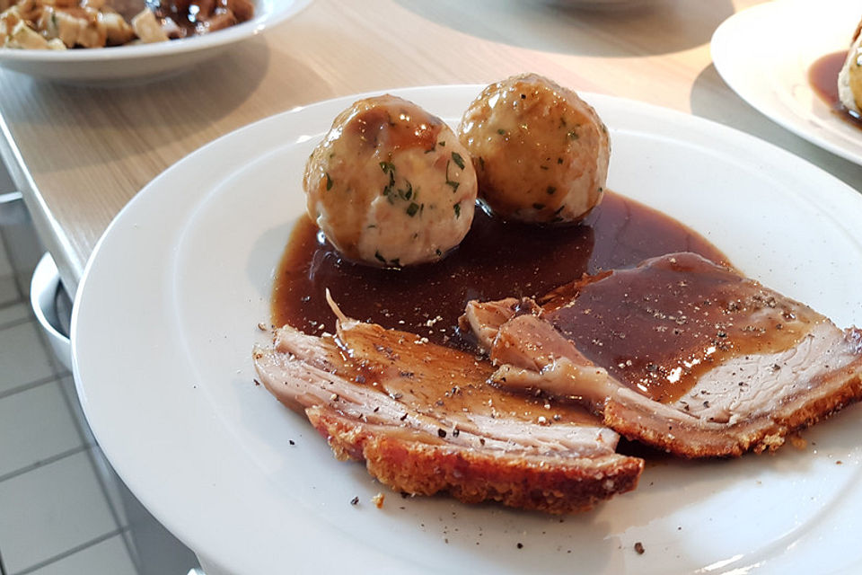 Krustenbraten vom Schwein mit extra krosser Kruste