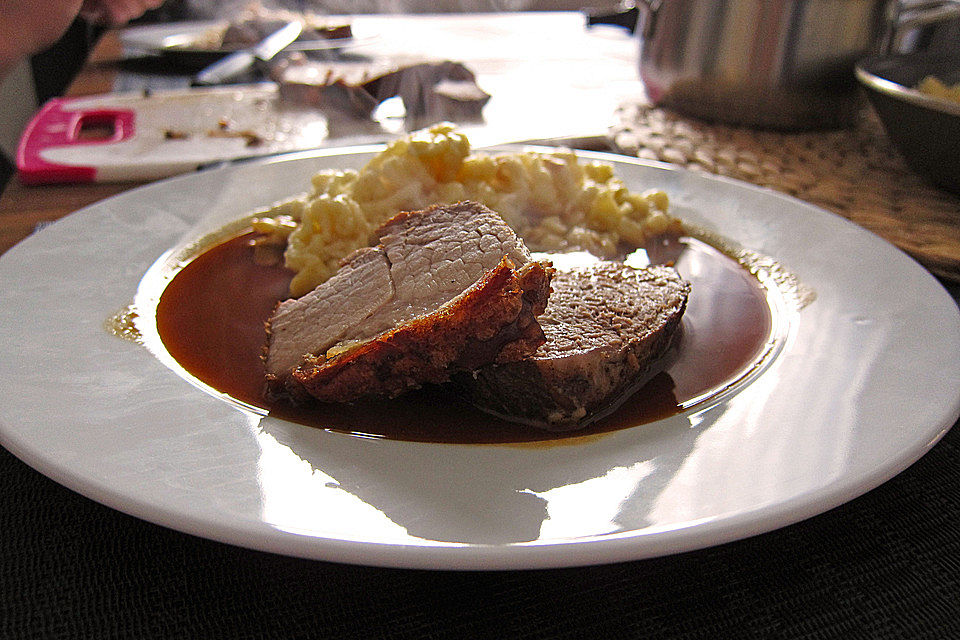 Krustenbraten vom Schwein mit extra krosser Kruste