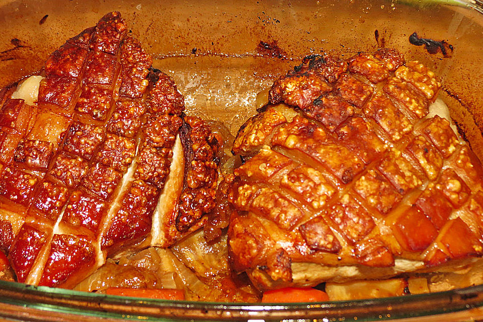 Krustenbraten vom Schwein mit extra krosser Kruste