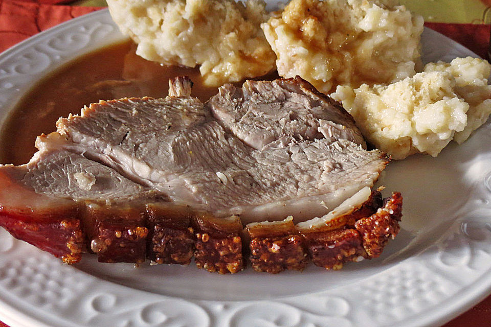 Krustenbraten vom Schwein mit extra krosser Kruste