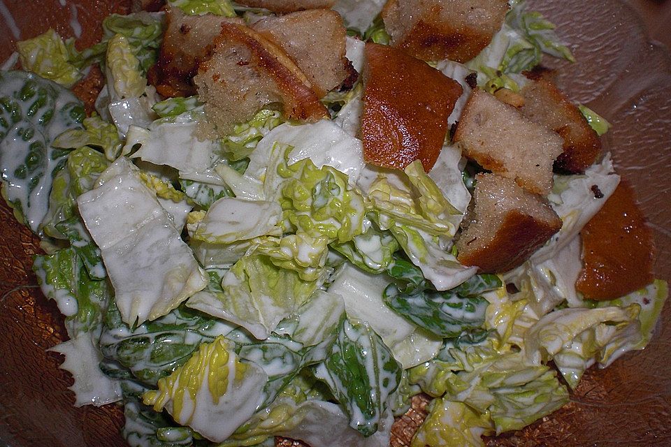 Caesar's Salad mit Parmesan - Croûtons