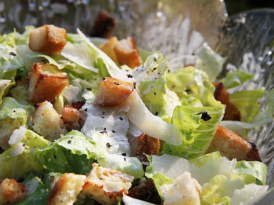 Caesar&amp;#39;s Salad mit Parmesan - Croûtons von Pholiota | Chefkoch