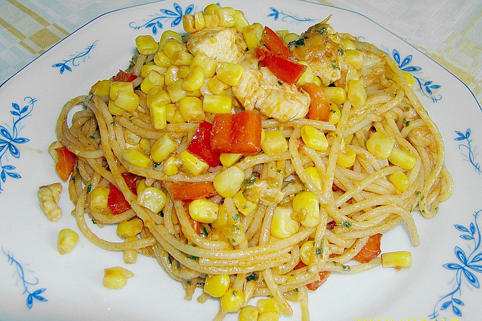 Spaghetti mit Geflügel und Gemüse